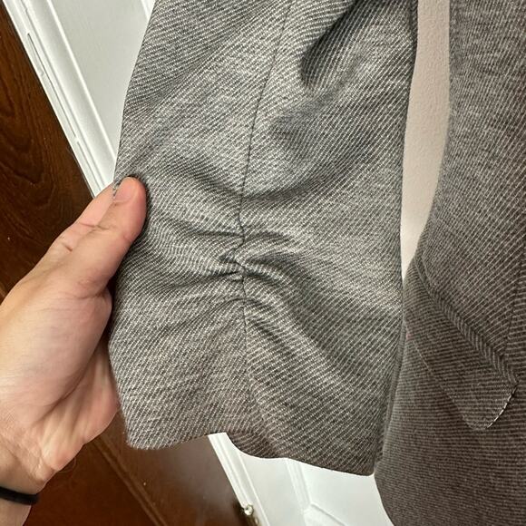 THE LIMITED Size Small Gray Suit Jacket, Blazer, 3/4 Ruched Sleeves, One Button - Picture 3 of 9